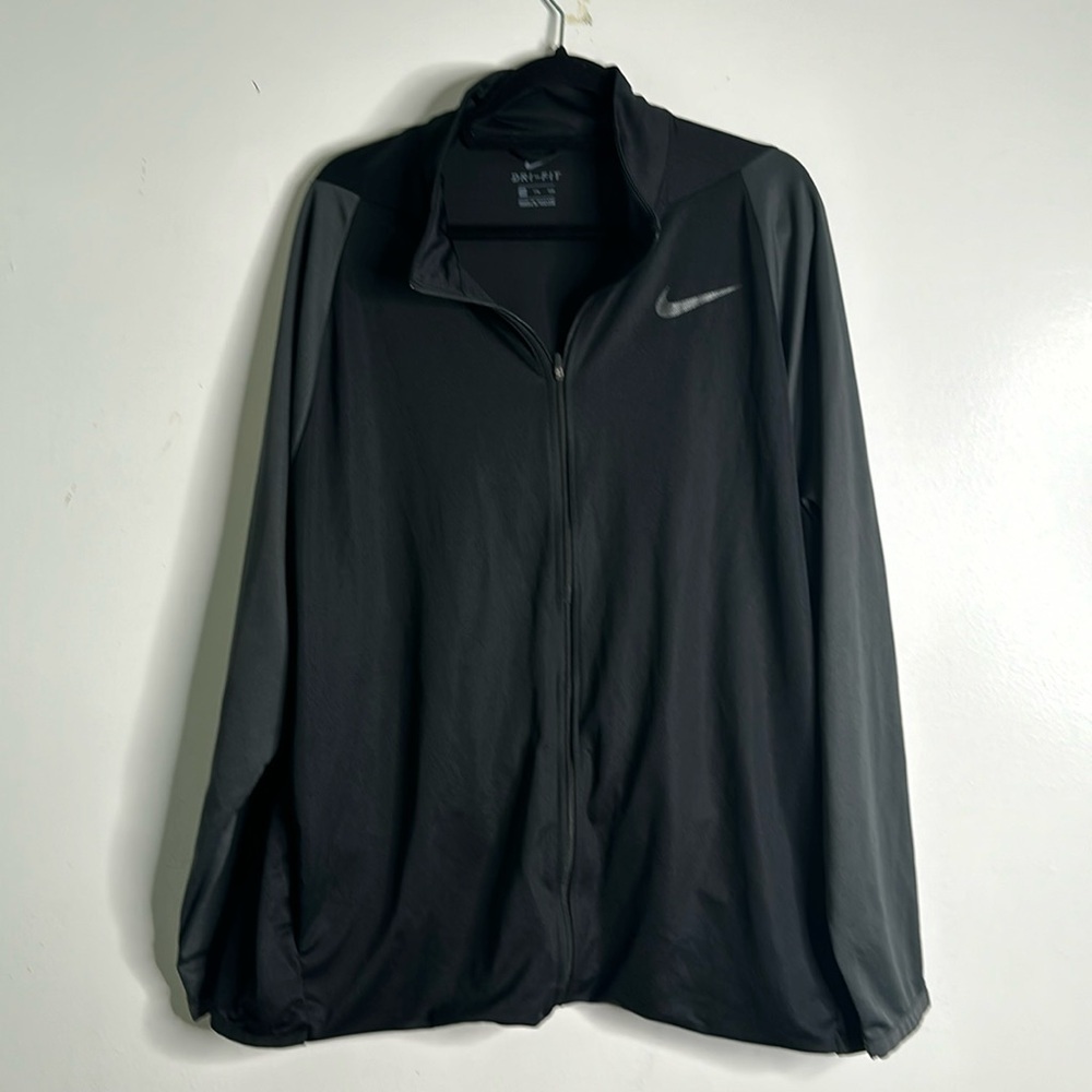 Nike dry fit zip up jacket size xxL lightweight black gray